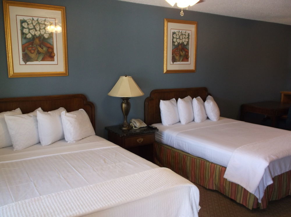 Four Horseman Travel Lodge Pilot Point Экстерьер фото